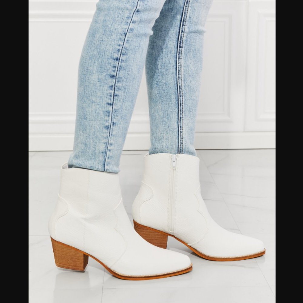 🌟NEW, CHIC*-  MMShoes Watertower Town Faux Leather Western Boots OFFERS WELCOME - Picture 2 of 7